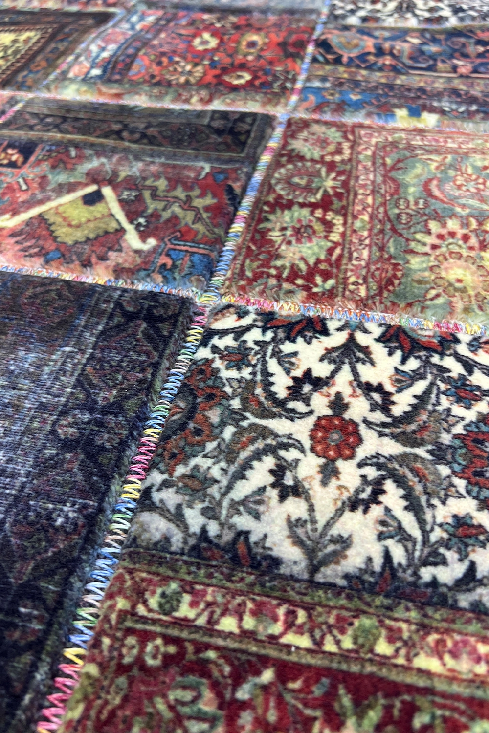 فرش گرد سایز 1*1 برند محتشم 700 شانه کلکسیون چهل تیکه رنگی